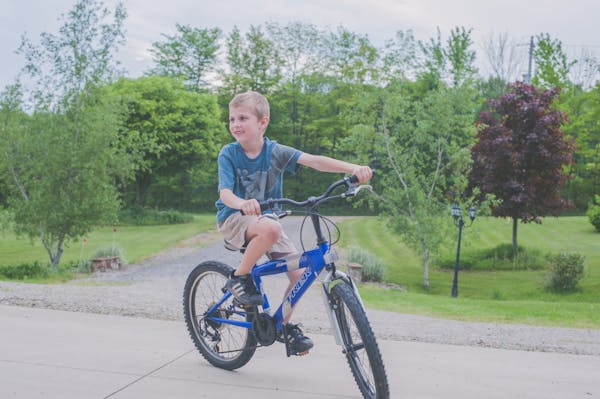 How to Teach Your Child to Use Hand Signals While Cycling